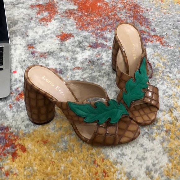 Lena Erziak- mules with chunky heel. - Picture 3 of 3